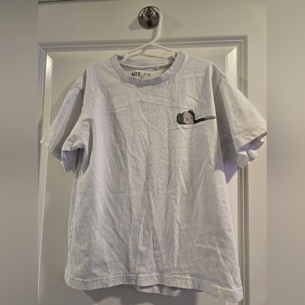 Kaws t-shirt